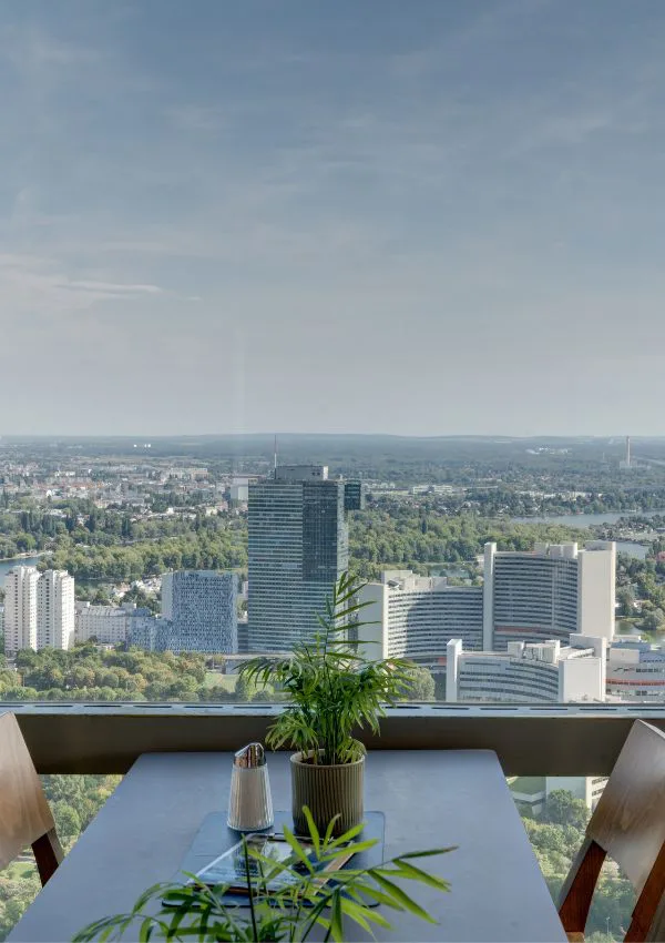Tischreservierung im Turm Café